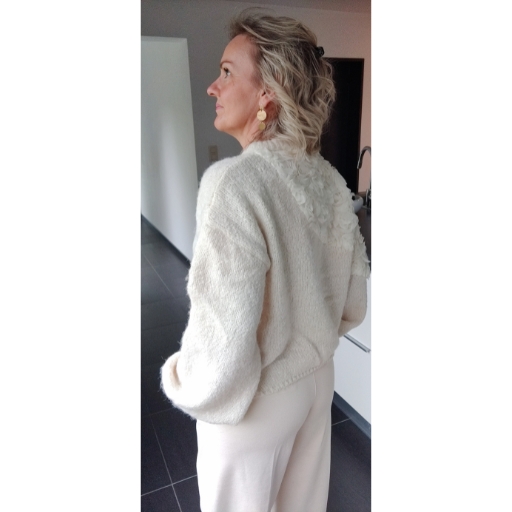 eleaka pull flore blanc 1.jpg