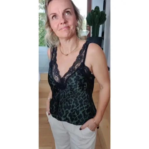 eleaka top katia 2.webp