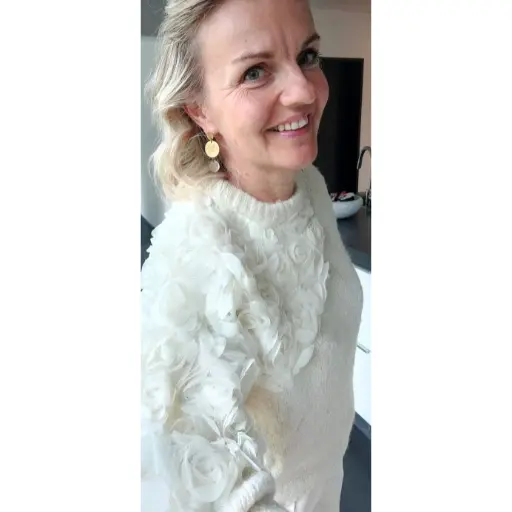 eleaka pull flore blanc 4.webp