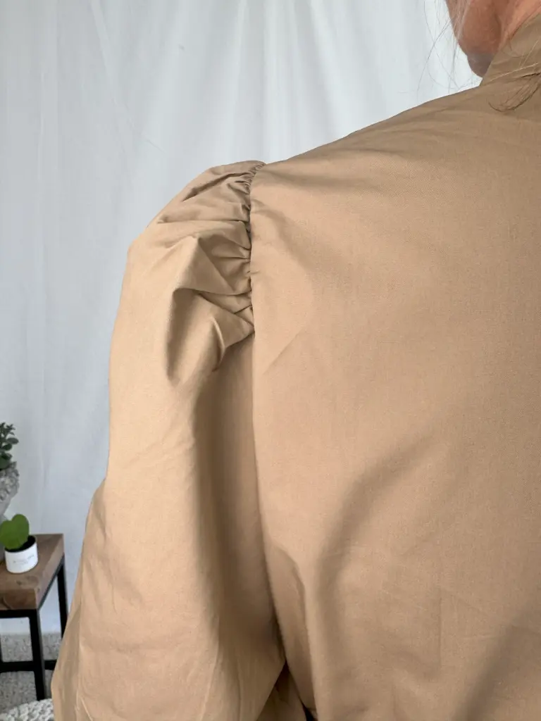 eleaka_robe_carmel_12.webp