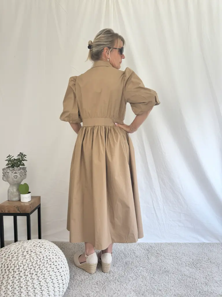 eleaka_robe_carmel_5.webp