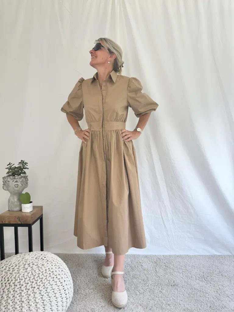 eleaka_robe_carmel_1.webp