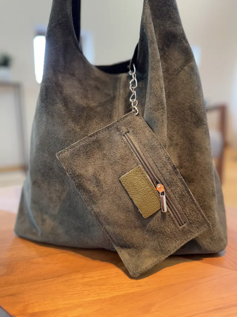 IMG_E8607 (Custom).webp