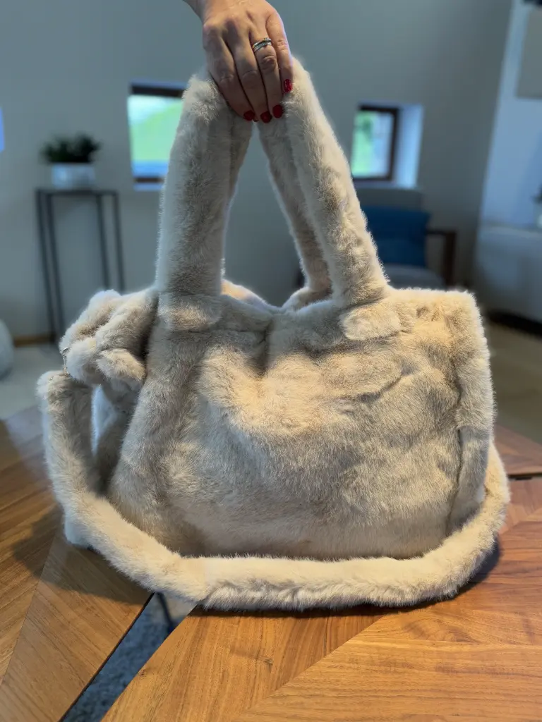 IMG_E8595 (Custom).webp